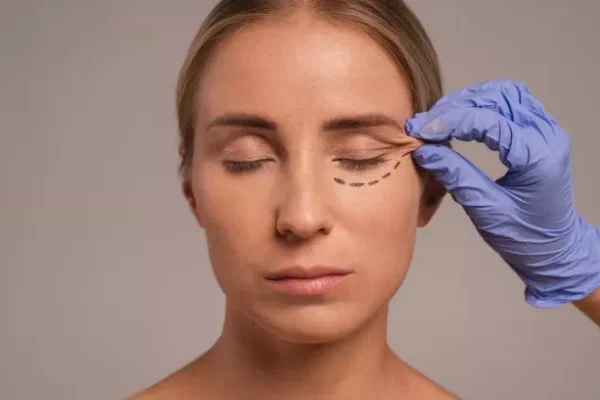 Ameliyatsız Göz Çevresi Uygulaması